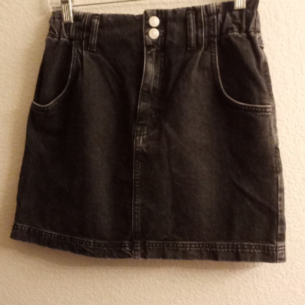 TOPSHOP Classic Black Denim Skirt B27